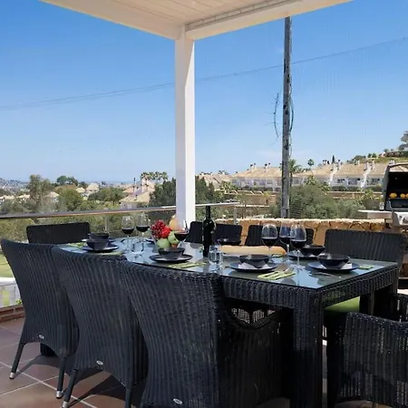 Villa Uno - Stunning 4 Bedroom With Pool