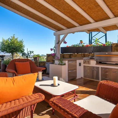 Villa Uno - Stunning 4 Bedroom With Pool