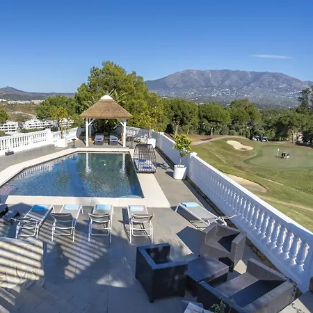 Uno - Stunning 4 Bedroom With Pool Malaga